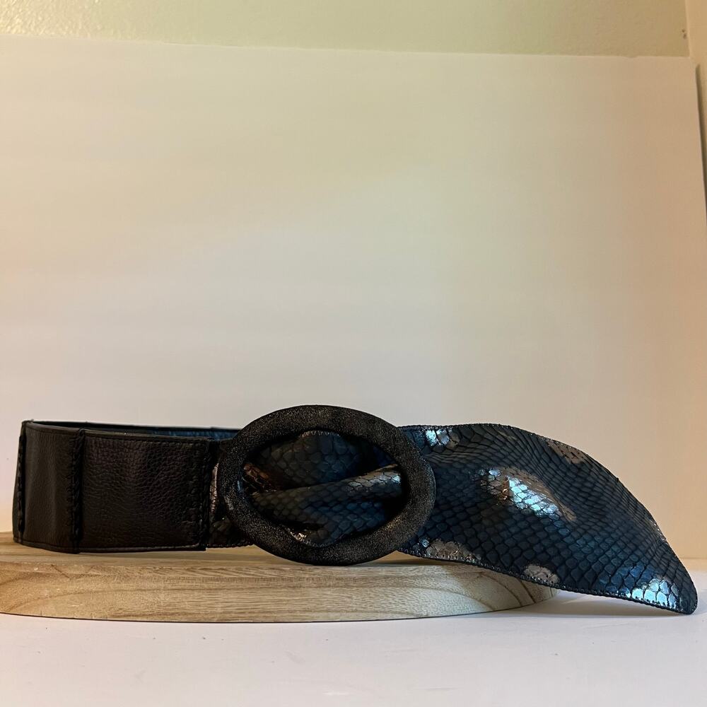Chi Designed by Carlos Falchi Black Genuine Leather Snake Skin Belt Large